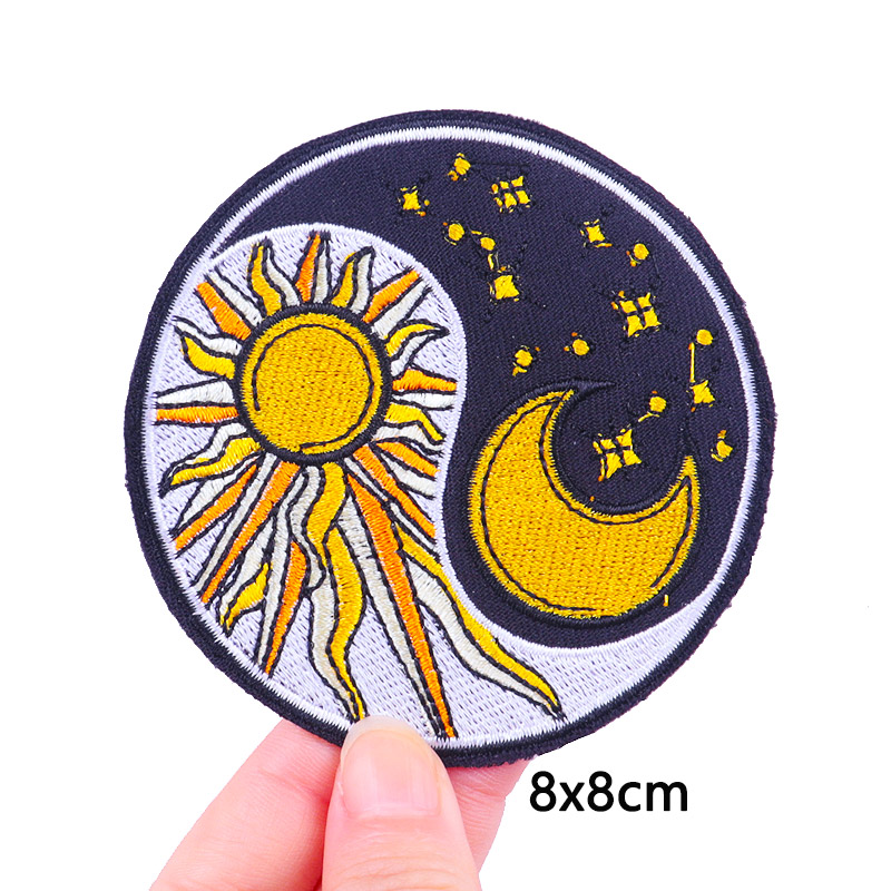 القمر/الشمس شارة مطرّزة الكرتو - مراجعة Streetwear Brand Stickers وسعره