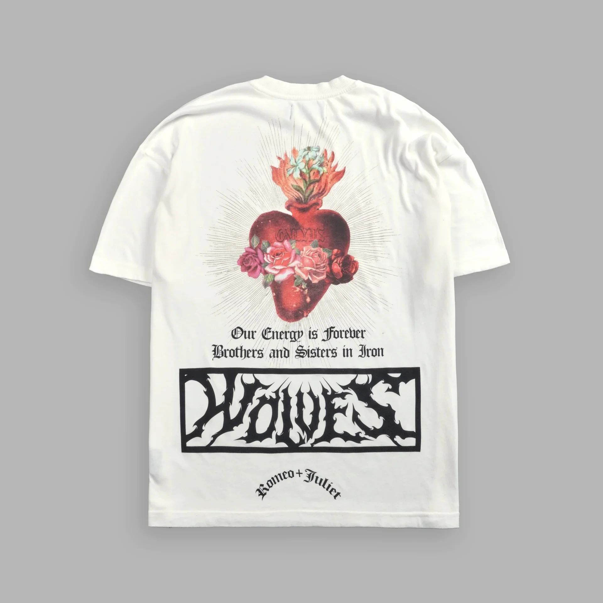 تي شيرت كلاسيكي للرجال والنساء - مراجعة Streetwear Brand Heart وسعره