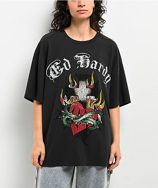 تي شيرت بتصميم قلب متقاطع على  - مراجعة Streetwear Brand Heart وسعره